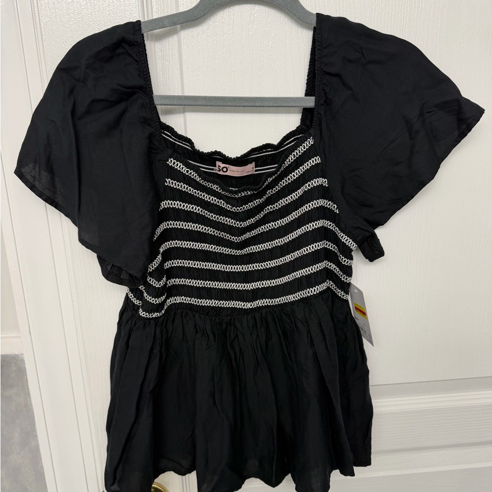 SO Black and White Flounce Top